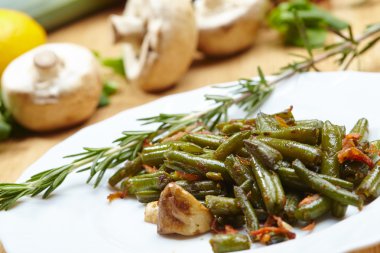 Kızarmış yeşil fasulye