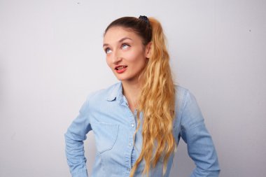 sarışın kadın merak ettim