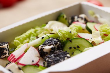 turp, salatalık ve peynir salatası