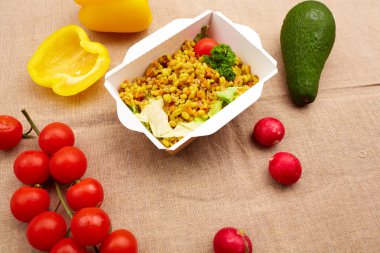 arpa ve zerdeçal ile sebze