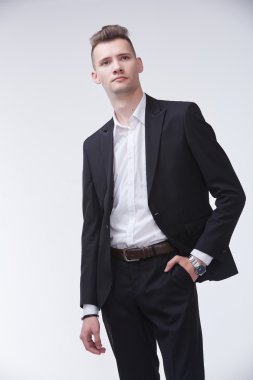 Kendine güvenen genç işadamı 