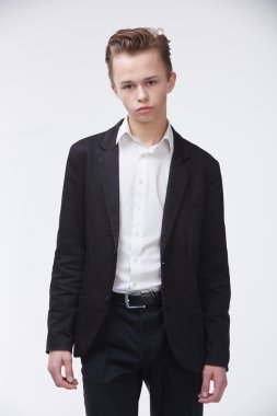 Kendine güvenen genç işadamı 