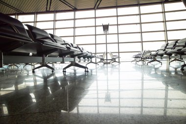 Salon koltuk havaalanında bekliyor 