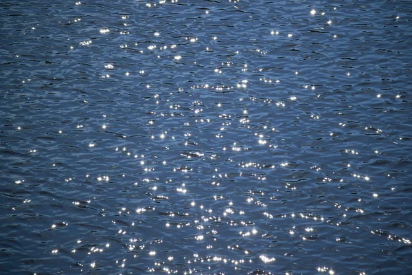 Текстура синей морской воды — стоковое фото