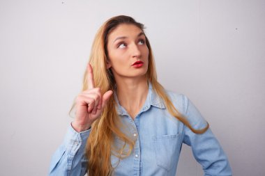 kadın stüdyo çekim merak etti.