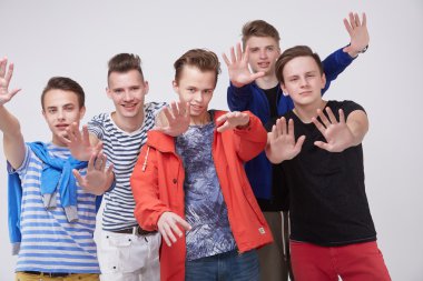 Grup genç yakışıklı 