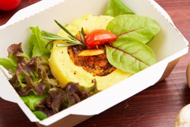 Kağıt kutusu vegan yemek