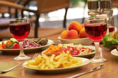 Otel restoranında açık büfe