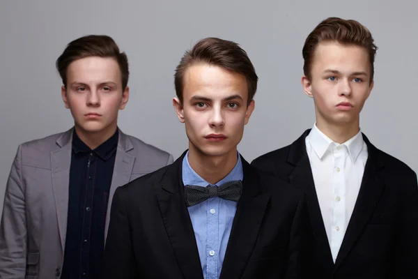 Grupp av unga affärsmän — Stockfoto