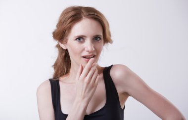 Güzel Sarışın Kadın