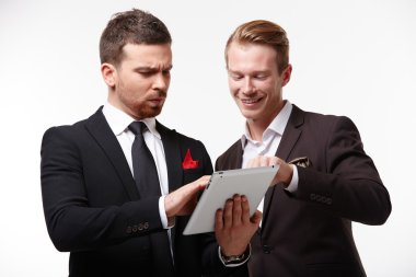 müzakerelerde iki iş adamı 