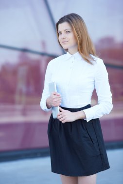 tablet pc ile güzel kız