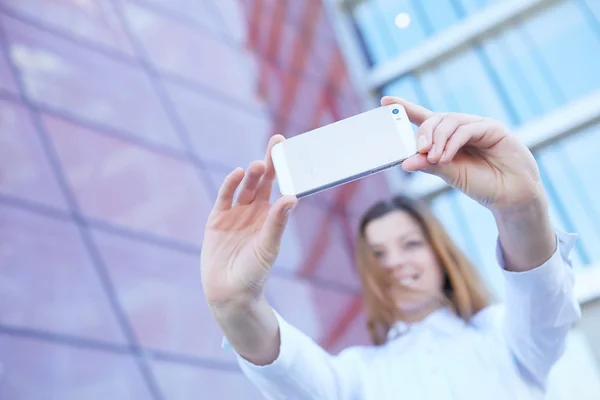 Bella donna d'affari con telefono — Foto Stock