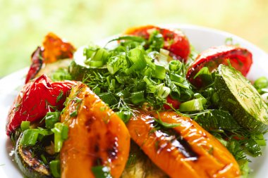 ile ızgara tatlı biber çanak