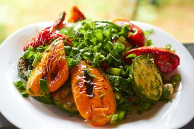 ile ızgara tatlı biber çanak