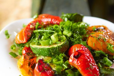 ile ızgara tatlı biber çanak