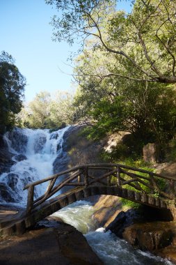günlüklerinin akışı arasında köprü