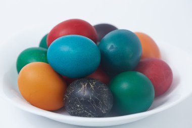 Renkli boyalı yumurta