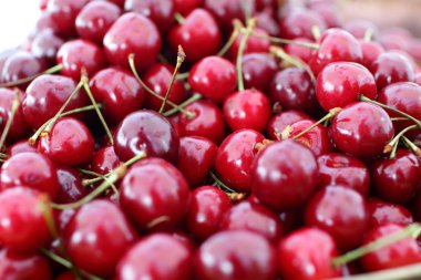 ile taze kiraz yemek