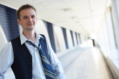 Çaresizlik içinde üzgün işadamı