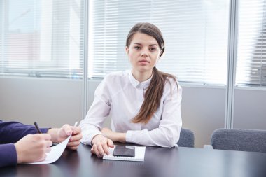 birlikte çalışan iş adamları