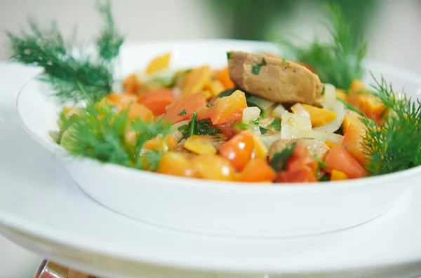 Sallad med paprika, kyckling — Stockfoto