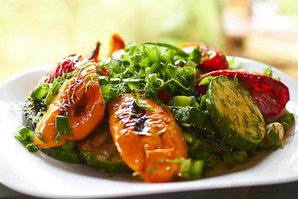 Gericht mit gegrillten Paprika — Stockfoto