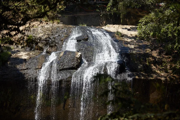 Wasserfall im Wald von Vietnam — Stockfoto