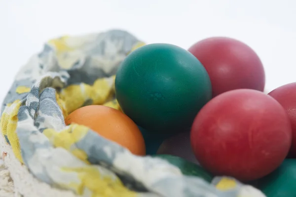 Œufs de Pâques pliés en tissu — Photo