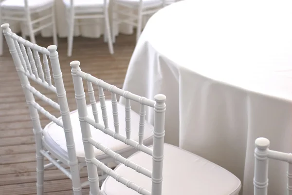 White chairs in restaurant — Stock Photo, Image