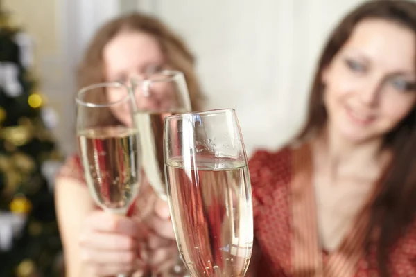 Women with glasses of champagne — Stock Photo, Image