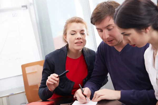 Businesspeople working  in office — Stock Photo, Image