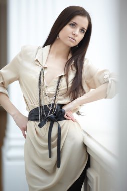 Balkonda güzel kız