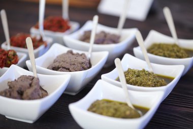 Açık büfe yemeklerin hazırlanması