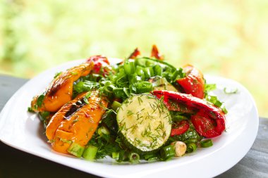 ile ızgara tatlı biber çanak