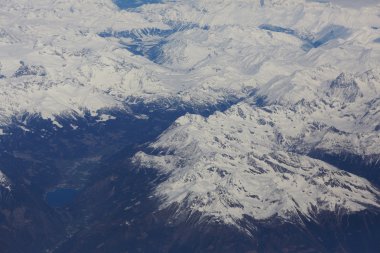 uçaktan dağlara görüntülemek