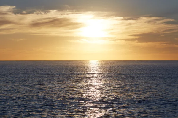 Por do sol sobre o mar na África do Sul — Fotografia de Stock