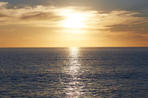 Por do sol sobre o mar na África do Sul — Fotografia de Stock