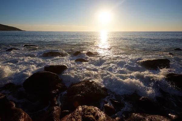 Por do sol sobre o mar na África do Sul — Fotografia de Stock