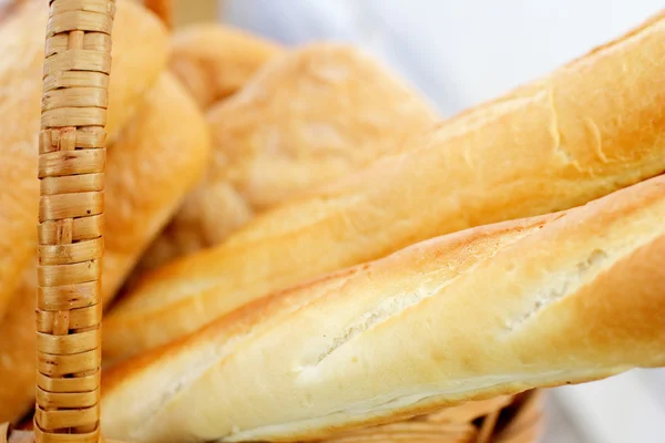 Bollería fresca y baguette — Foto de Stock