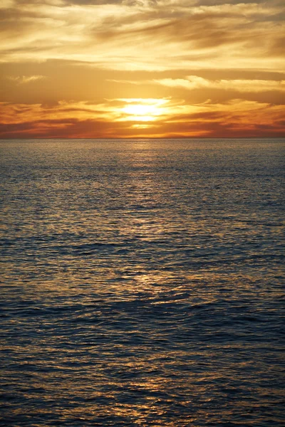 Por do sol sobre o mar na África do Sul — Fotografia de Stock