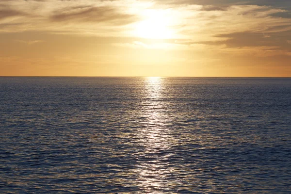 Por do sol sobre o mar na África do Sul — Fotografia de Stock