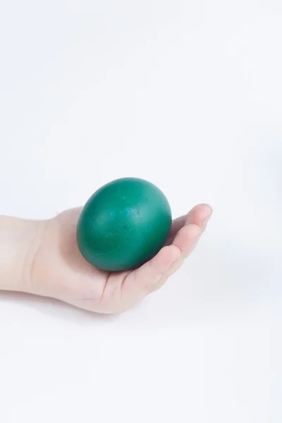 Uovo di Pasqua in mano — Foto Stock