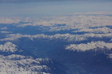 uçaktan dağlara görüntülemek