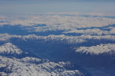 uçaktan dağlara görüntülemek