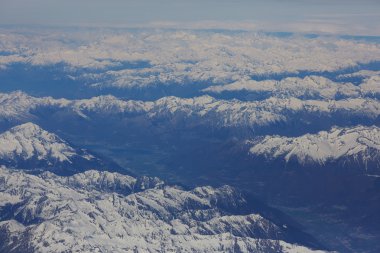 uçaktan dağlara görüntülemek