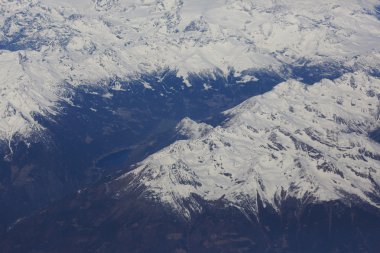 uçaktan dağlara görüntülemek