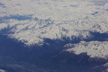 uçaktan dağlara görüntülemek
