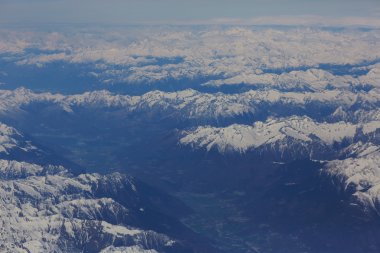 uçaktan dağlara görüntülemek