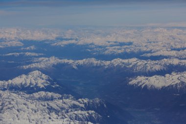 uçaktan dağlara görüntülemek